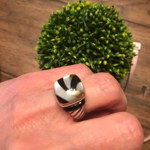 AschGrossbardt blk onyx/MOP ring